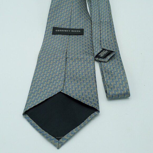 Geoffrey Beene Tie 58.5"L - Picture 6 of 9
